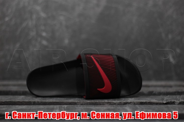 Nike Sandals red